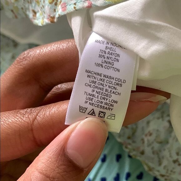 Floral Green Women's Top - Picture 7 of 7